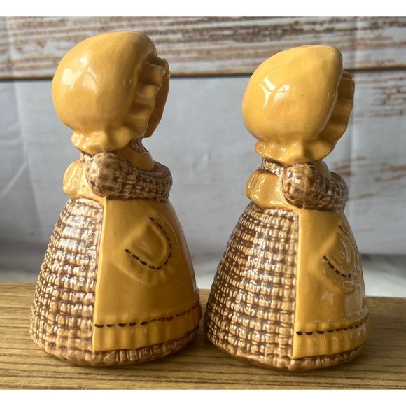 VTG 70's Sittre Ceramic Burlap Dolls Salt and Pepper Shakers Yellow/Brown Button - Picture 3 of 9
